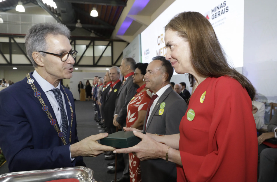 Gazeta do Povo é homenageada com Medalha da Inconfidência