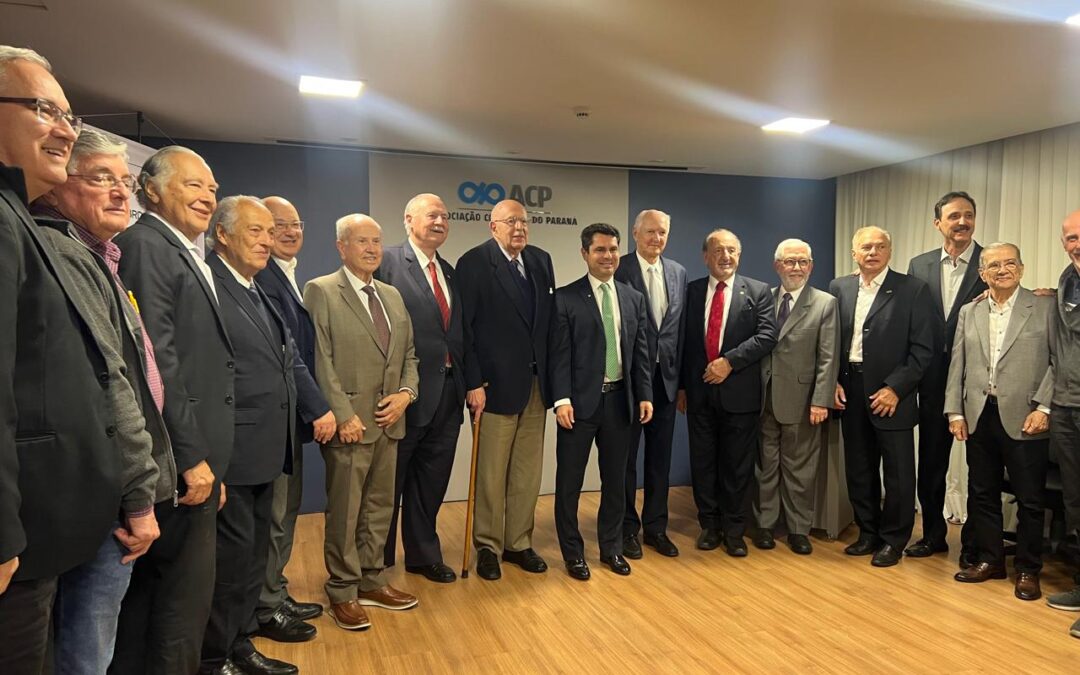 Presidente da ALEP palestra sobre os rumos do estado
